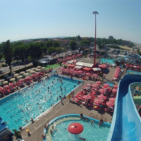 Hotel Marzia Con Piscina ริชโชเน ภายนอก รูปภาพ