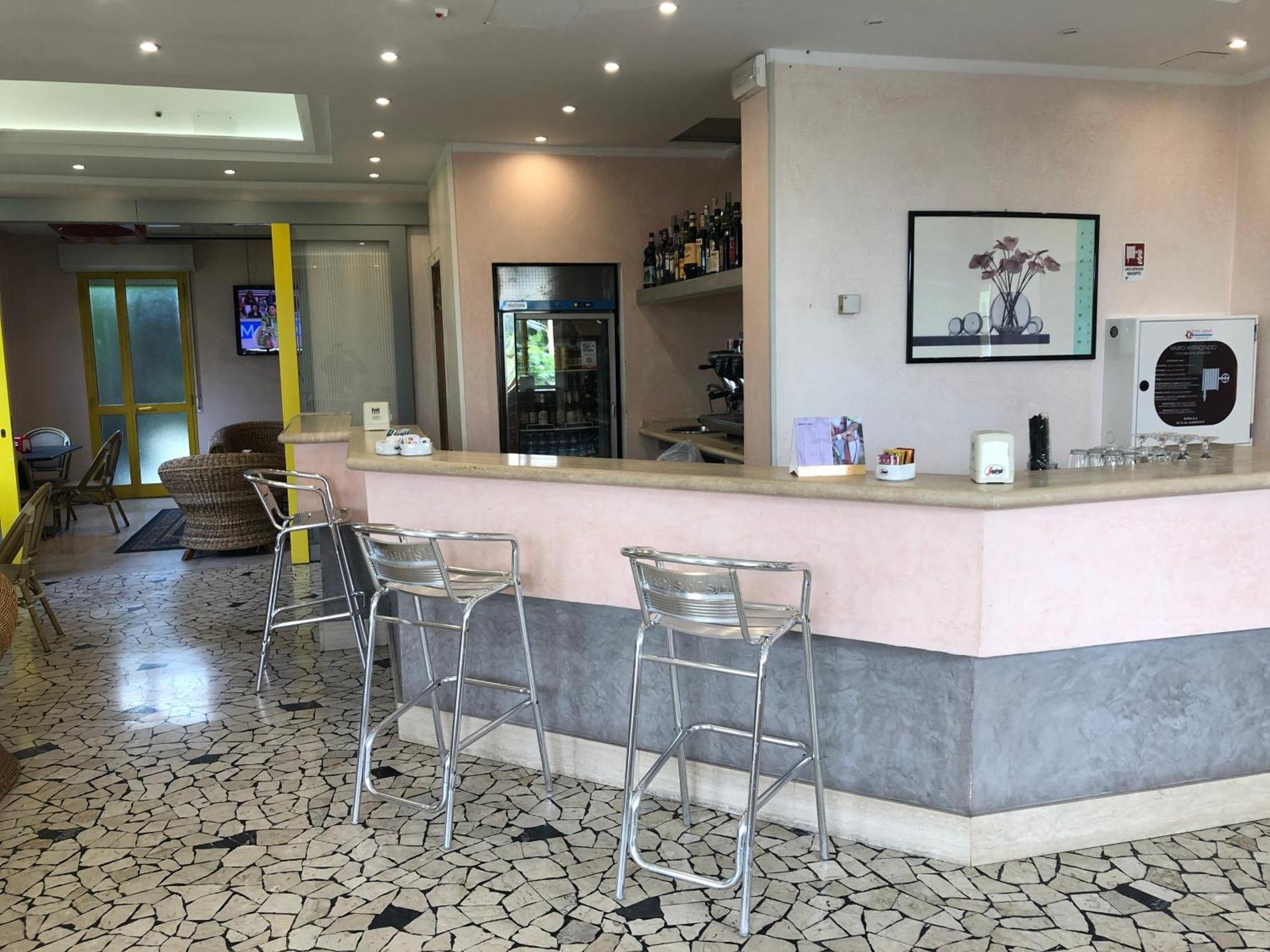 Hotel Marzia Con Piscina ริชโชเน ภายนอก รูปภาพ