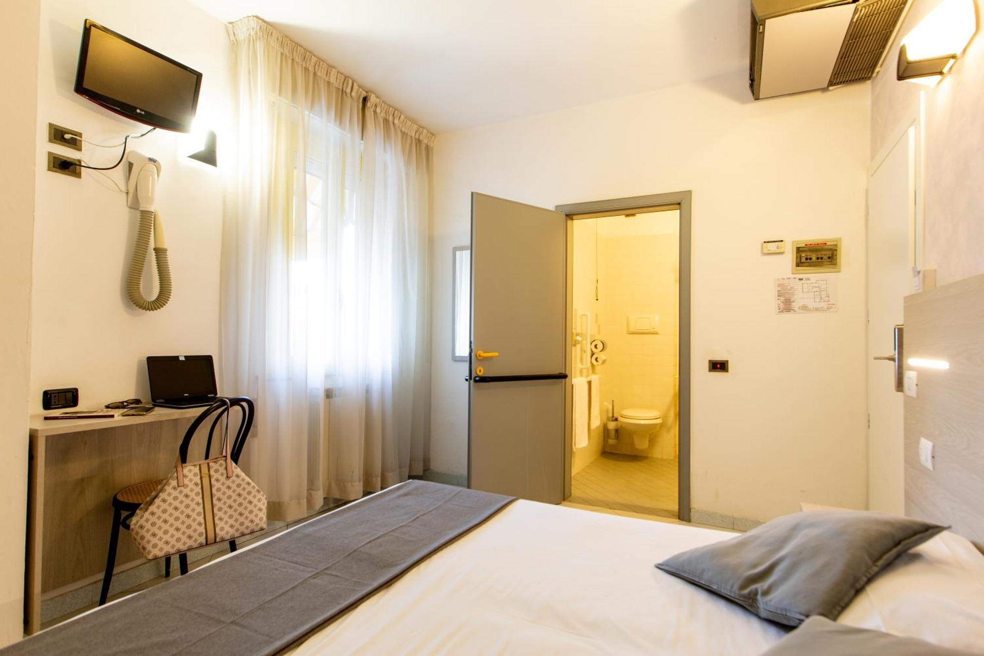 Hotel Marzia Con Piscina ริชโชเน ภายนอก รูปภาพ