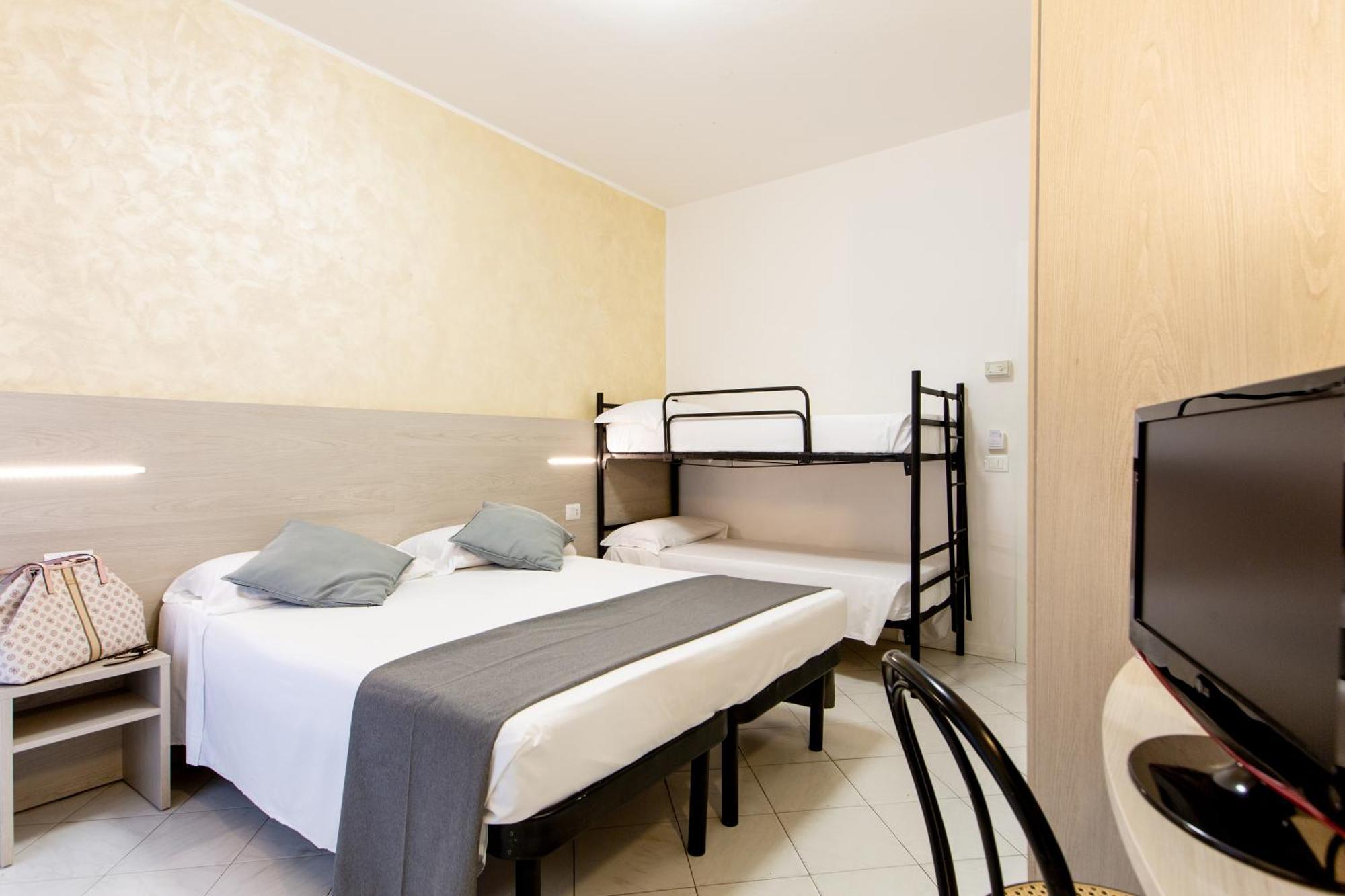 Hotel Marzia Con Piscina ริชโชเน ภายนอก รูปภาพ