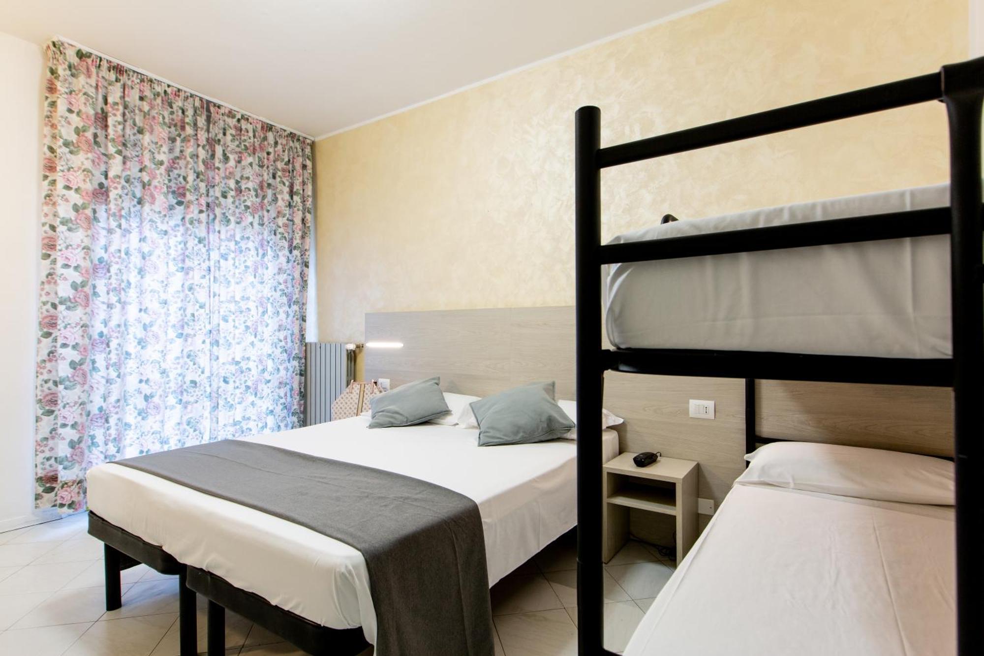 Hotel Marzia Con Piscina ริชโชเน ภายนอก รูปภาพ