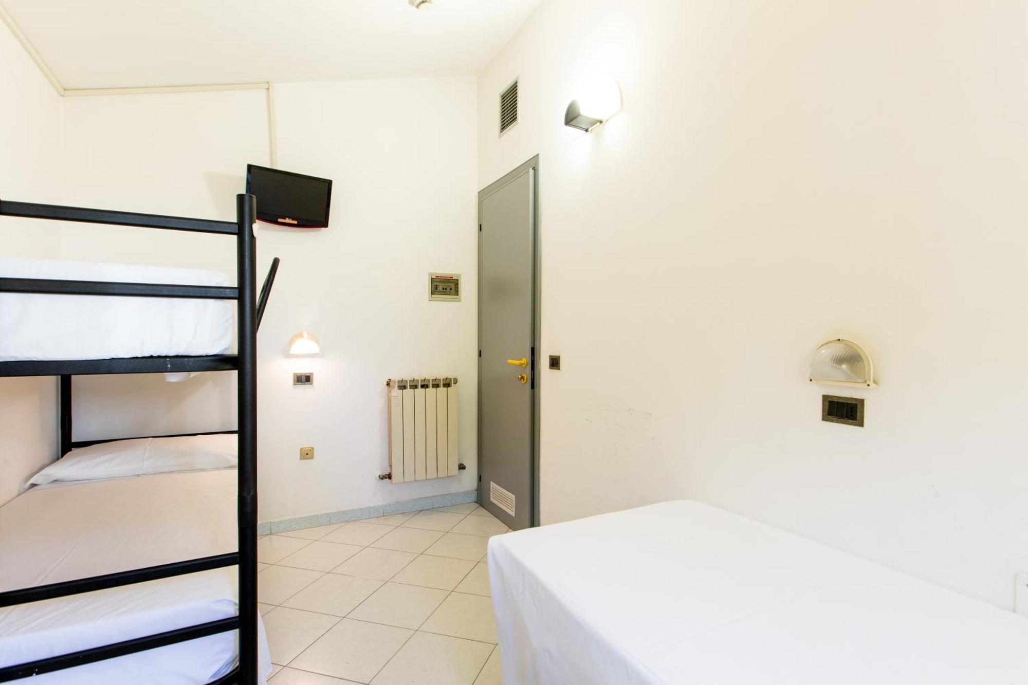Hotel Marzia Con Piscina ริชโชเน ภายนอก รูปภาพ