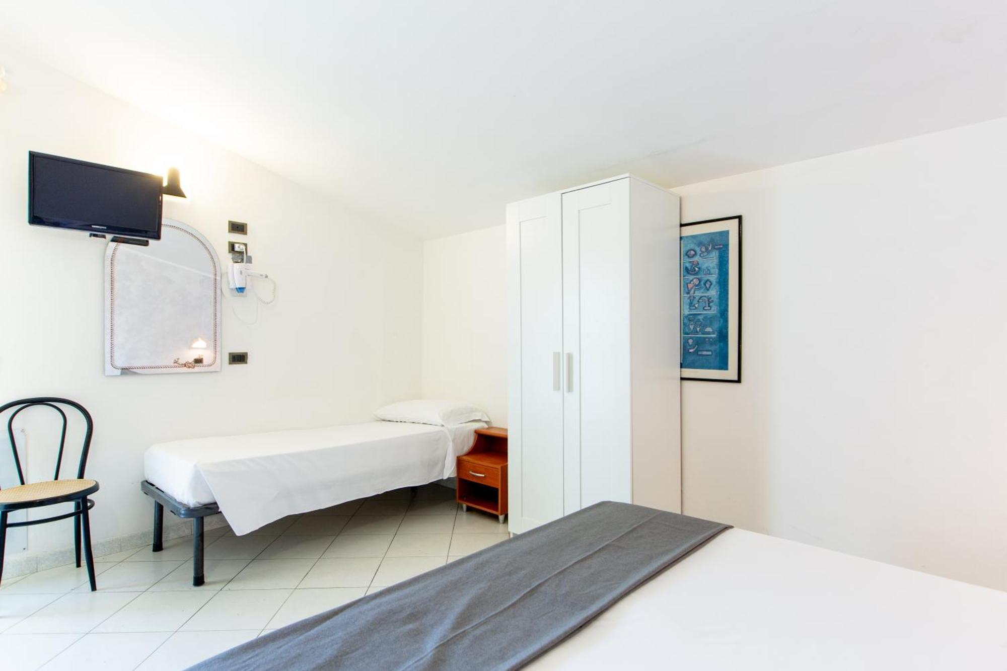 Hotel Marzia Con Piscina ริชโชเน ภายนอก รูปภาพ