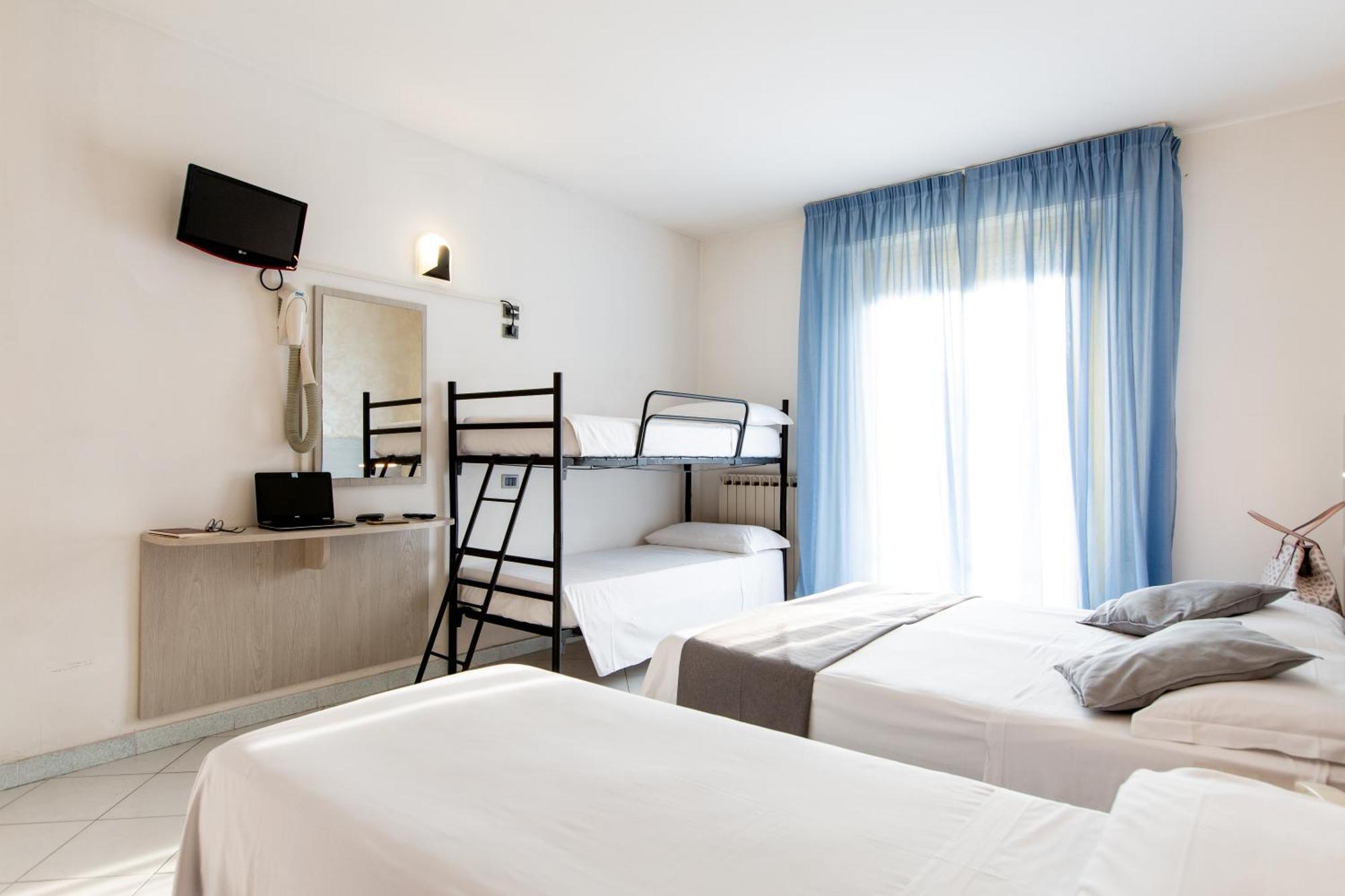 Hotel Marzia Con Piscina ริชโชเน ภายนอก รูปภาพ
