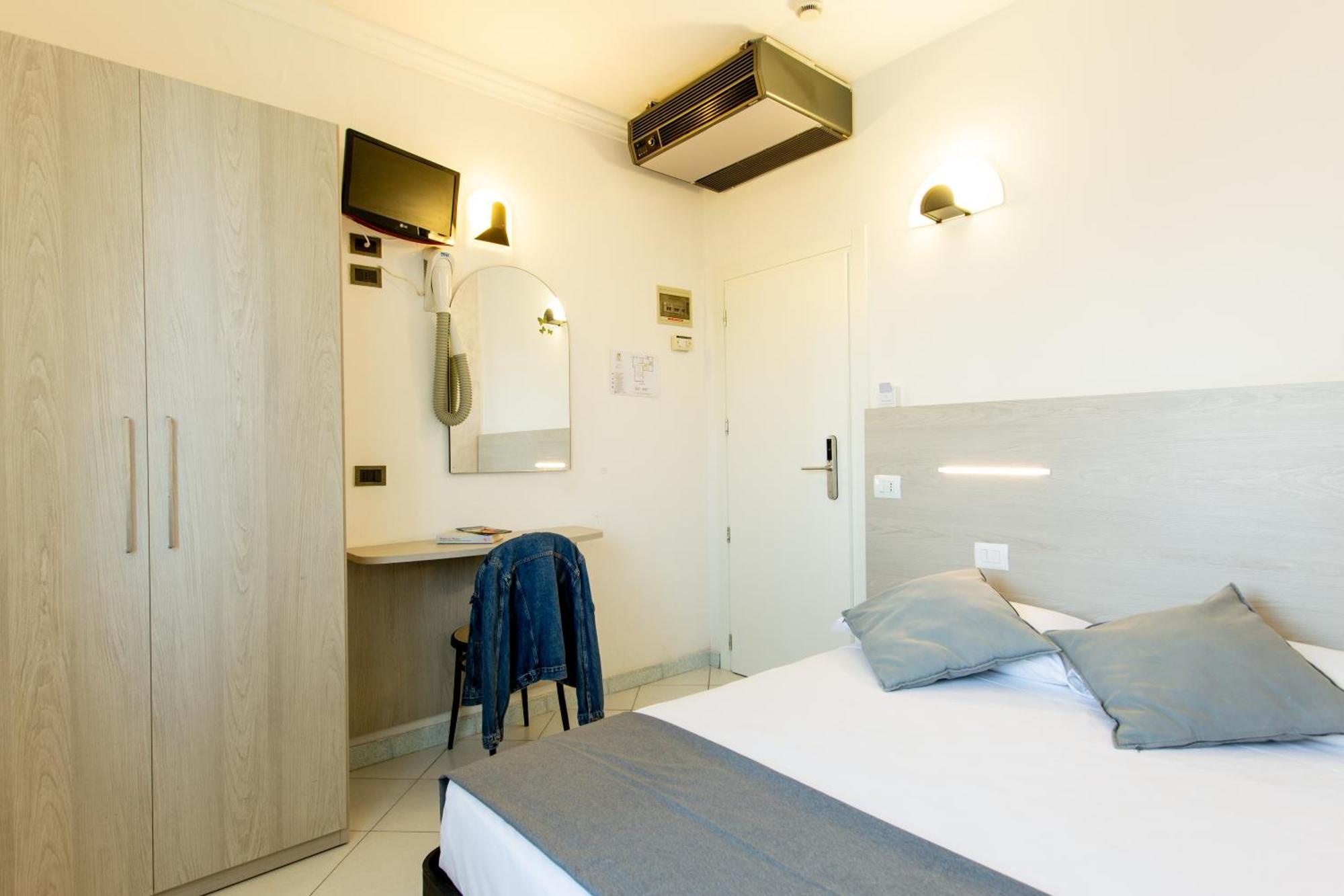 Hotel Marzia Con Piscina ริชโชเน ภายนอก รูปภาพ