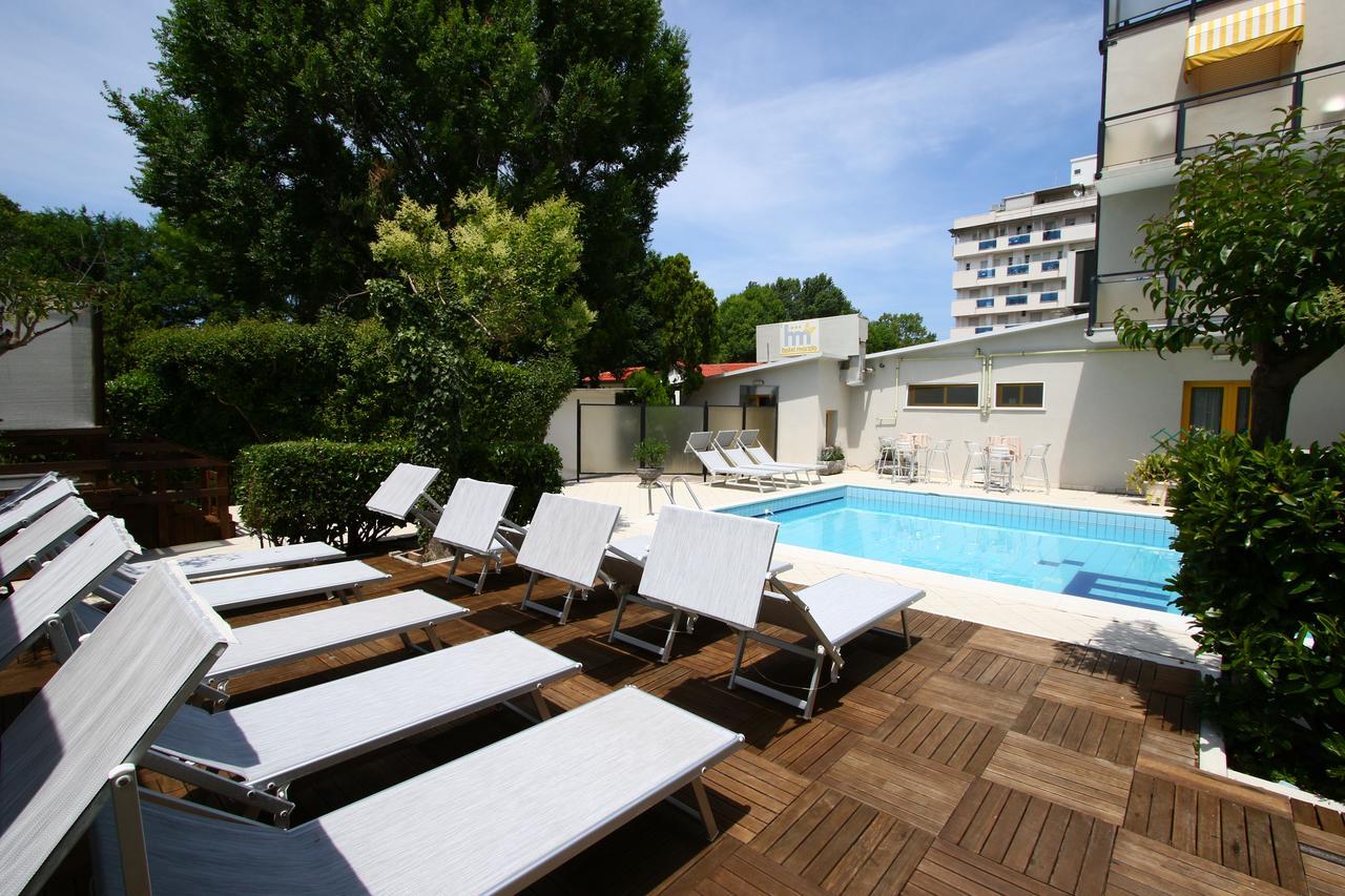 Hotel Marzia Con Piscina ริชโชเน ภายนอก รูปภาพ